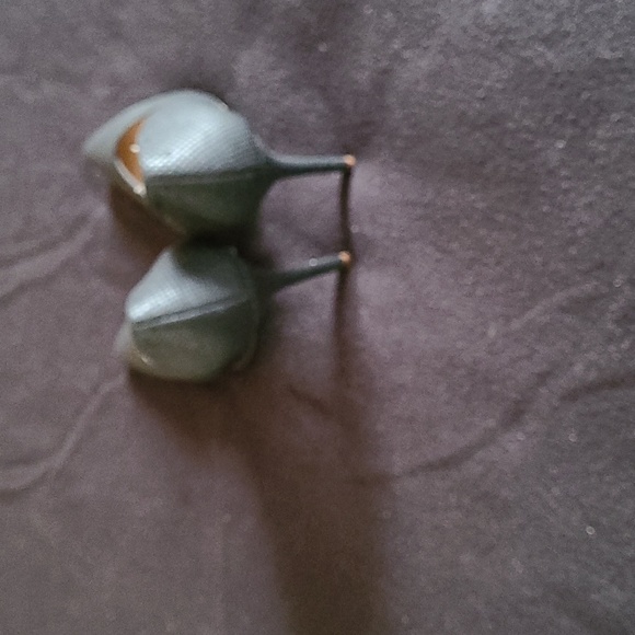 Shoes - Picture 3 of 4